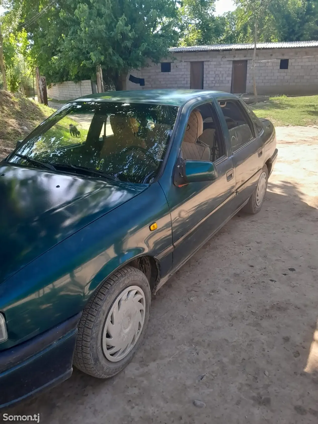 Opel Vectra A 1995 · 1.6 MT