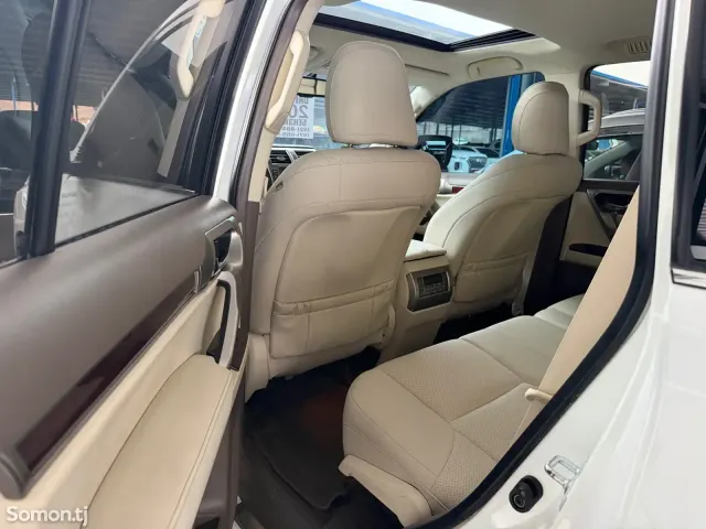 Lexus GX series 2014 · 4.6 AT