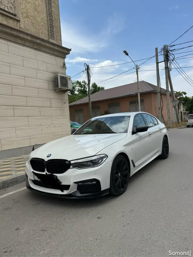 BMW M5 2017 · 3.0 AT