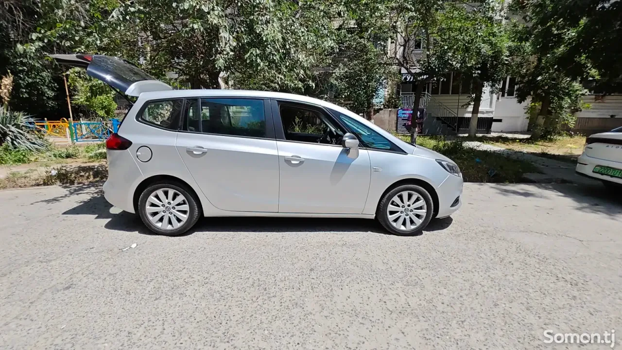 Opel Zafira 2018 · 1.6 AT