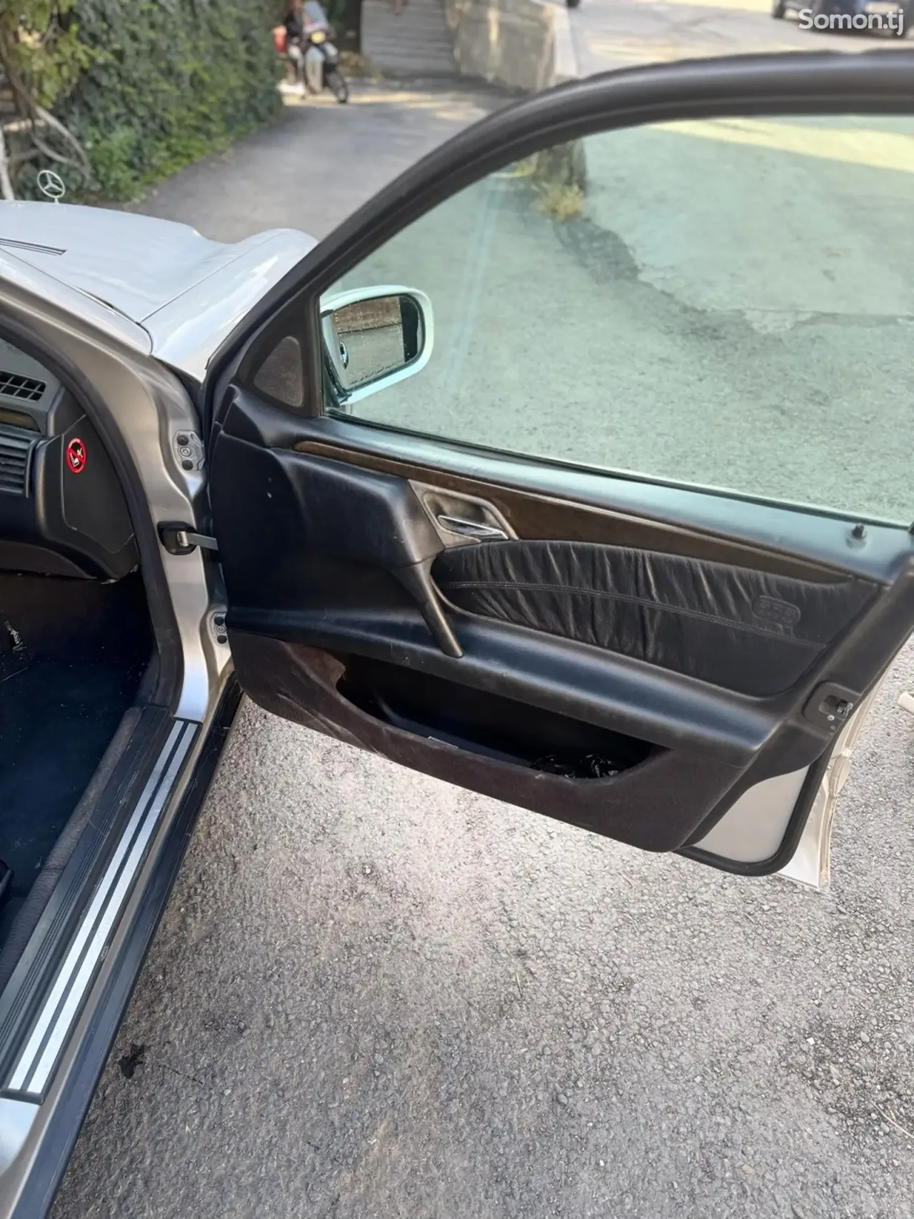 Mercedes-Benz E class 1997 · 2.3 AT