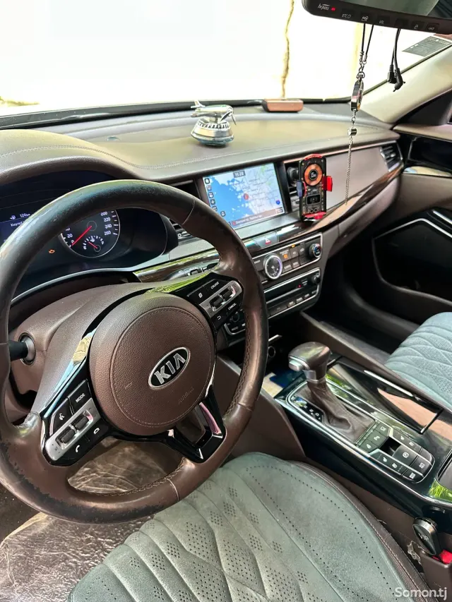Kia K7 2019 · 2.4 AT