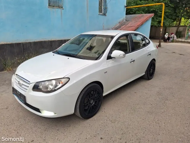 Hyundai Avante 2010 · 1.6 AT