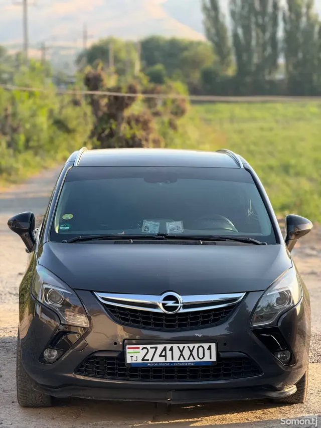 Opel Zafira 2014 · 1.6 MT