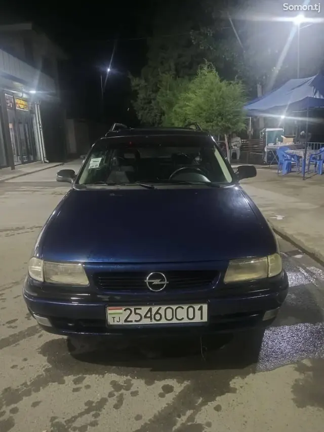 Opel Astra F 1996 · 1.6 MT