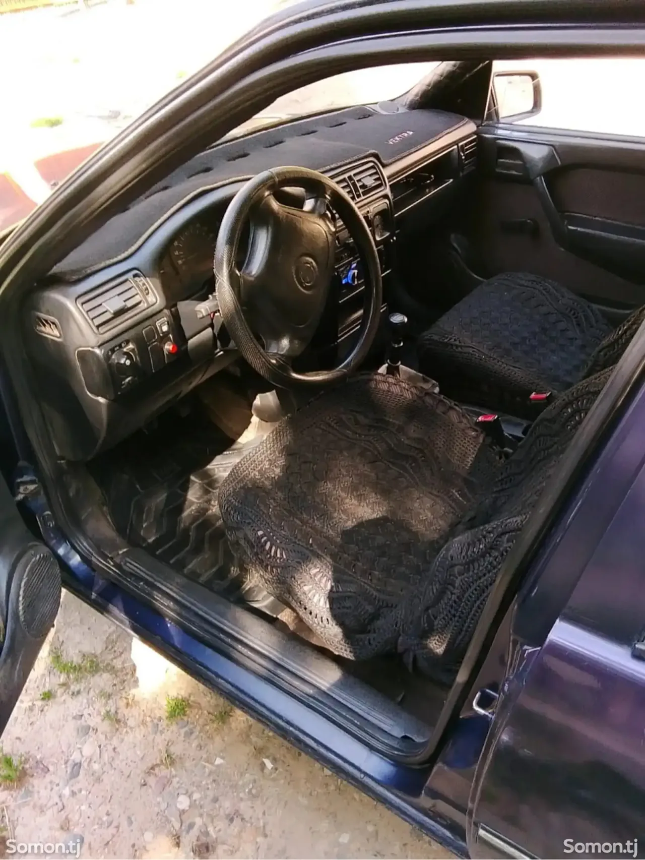 Opel Vectra A 1992 · 1.6 MT