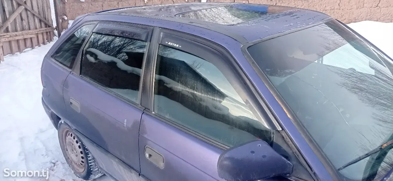 Opel Astra F 1995 · 1.6 MT