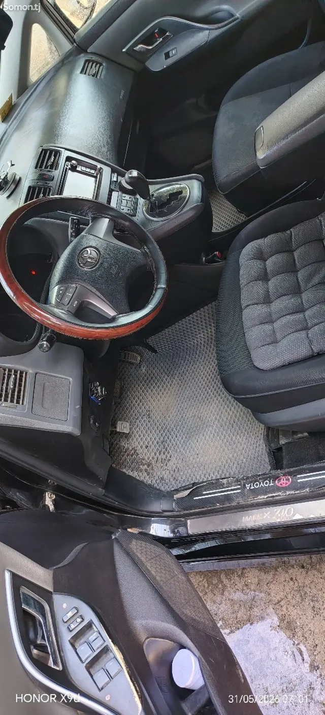 Toyota Mark X ZiO 2010 · 2.4 AT