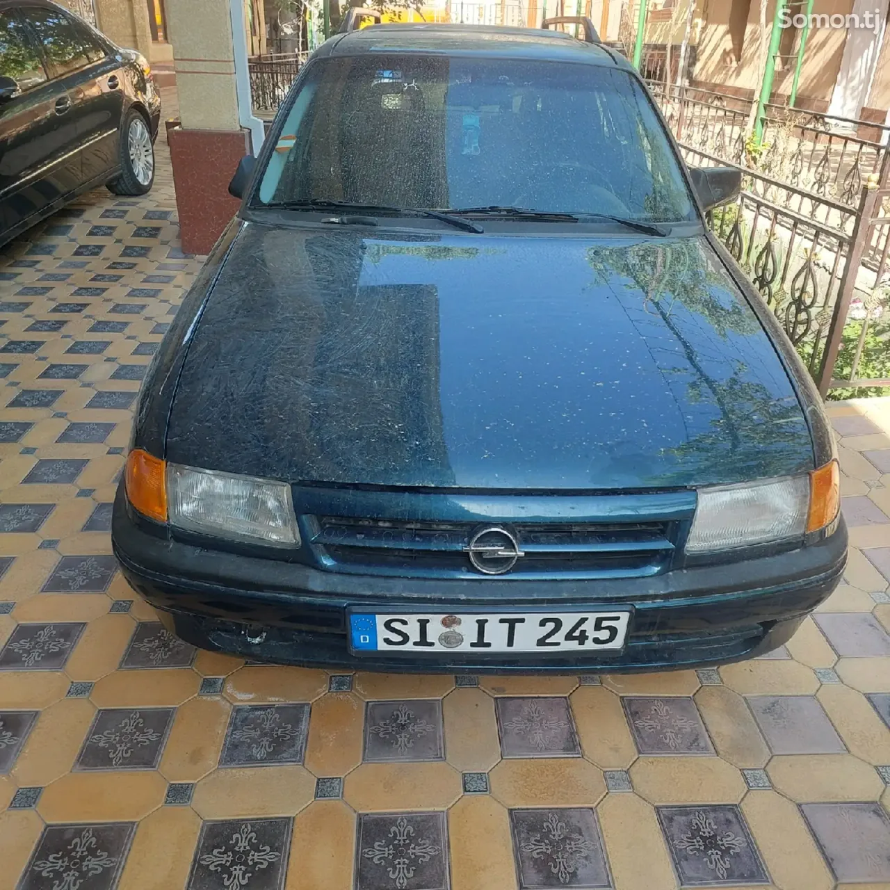 Opel Astra F 1994 · 1.6 MT