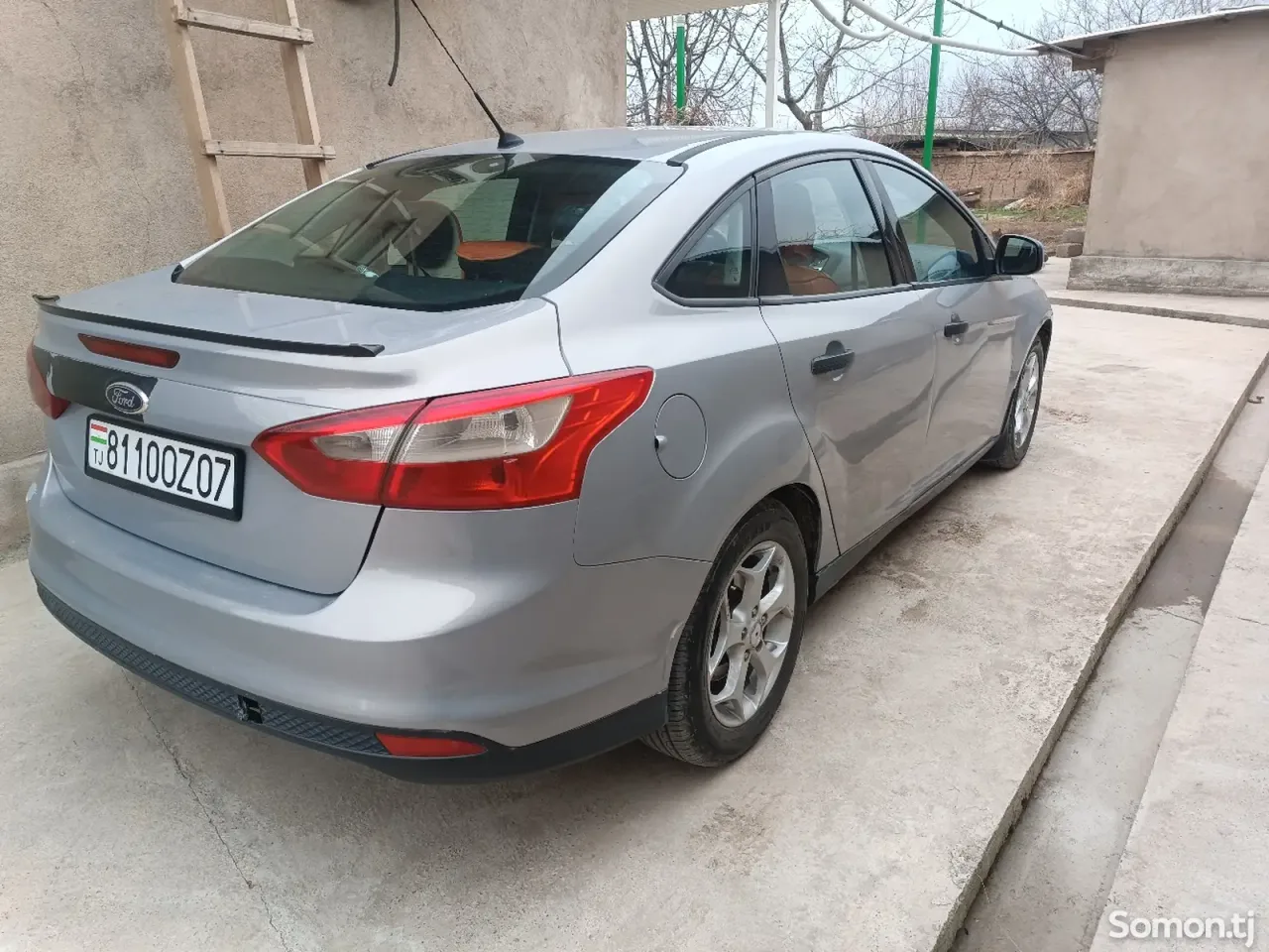 Ford Focus 2012 · 1.6 MT
