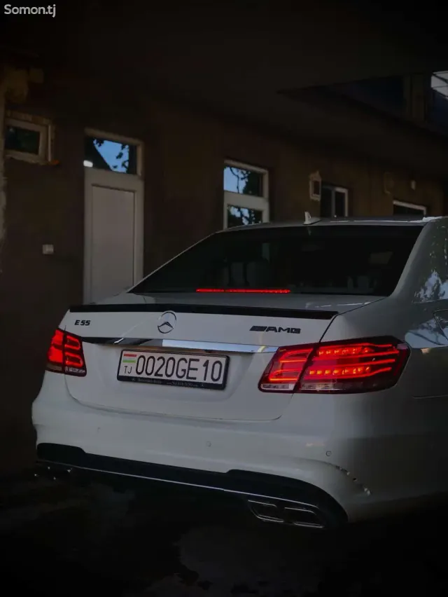 Mercedes-Benz E class 2010 · 3.5 AT