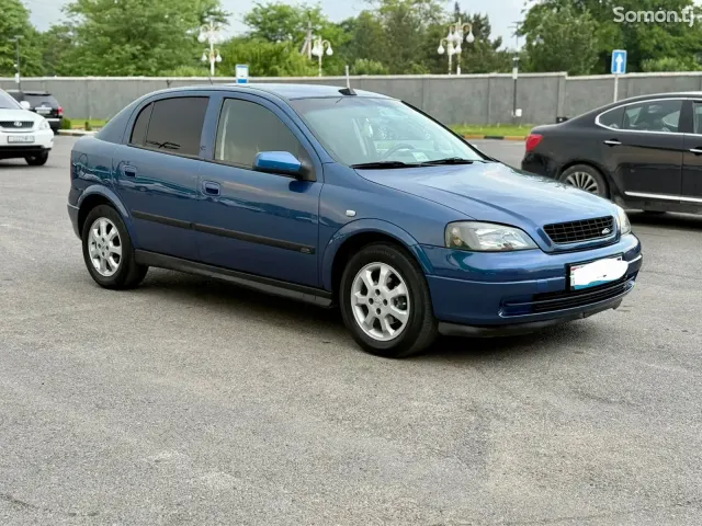 Opel Astra G 2001 · 1.6 MT
