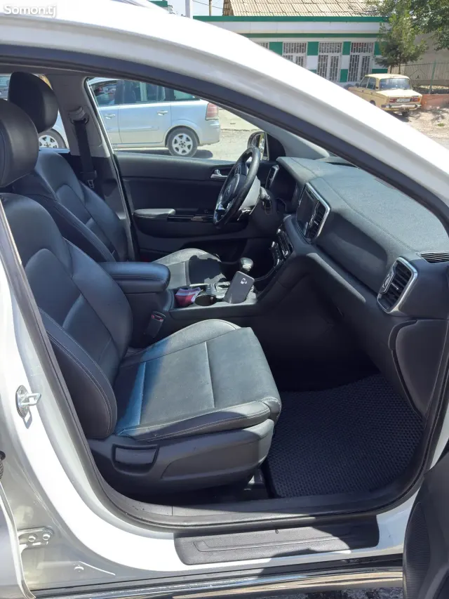 Kia Sportage 2016 · 2.0 AT