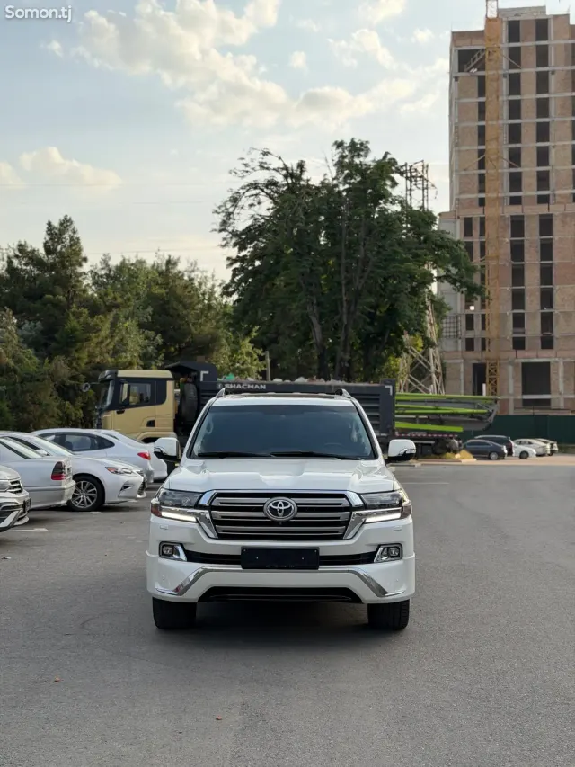 Toyota Land Cruiser 2016 · 4.6 AT