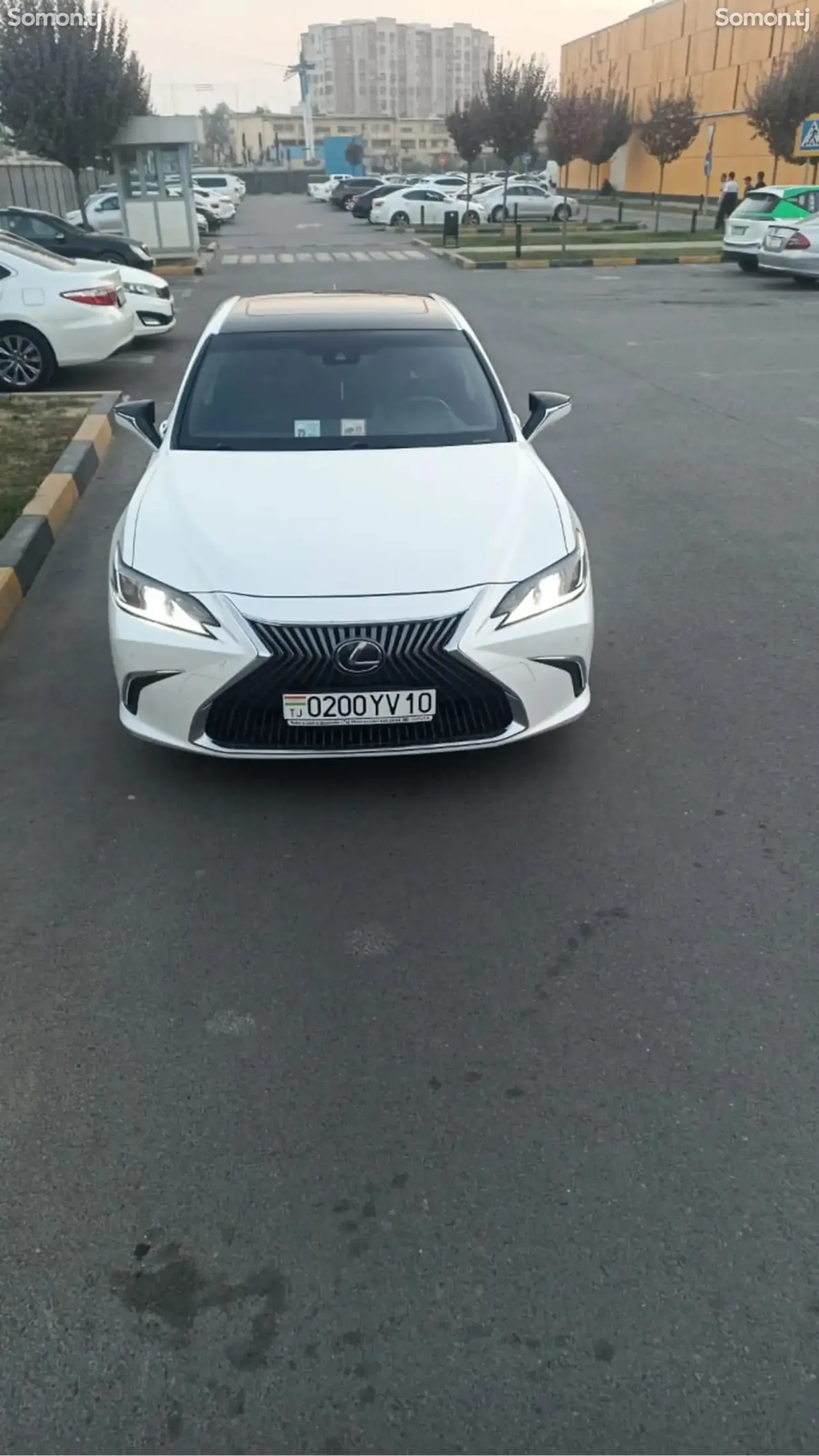 Lexus ES series 2019 · 2.5 AT