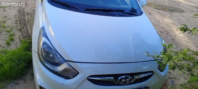 Hyundai Accent 2015 · 1.8 AT