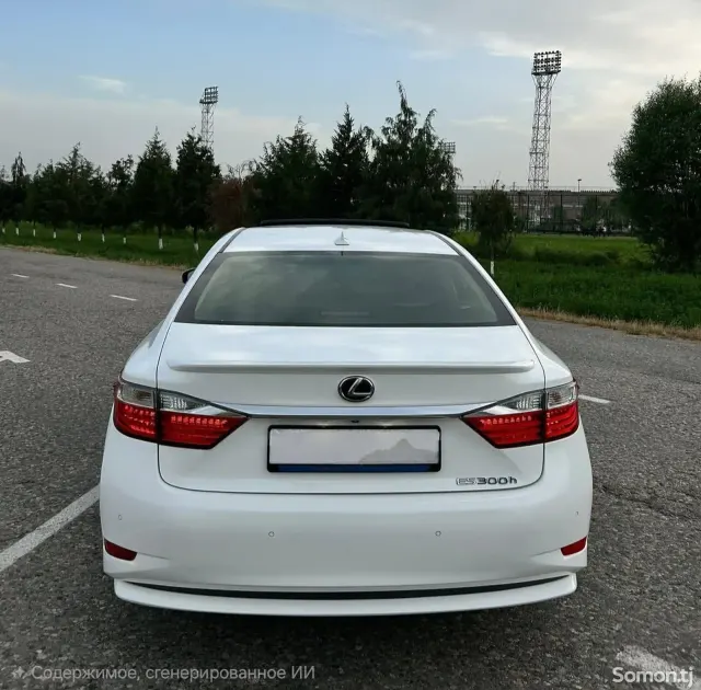 Lexus ES series 2013 · 2.5 AT
