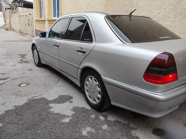 Mercedes-Benz C class 1999 · 2.8 AT