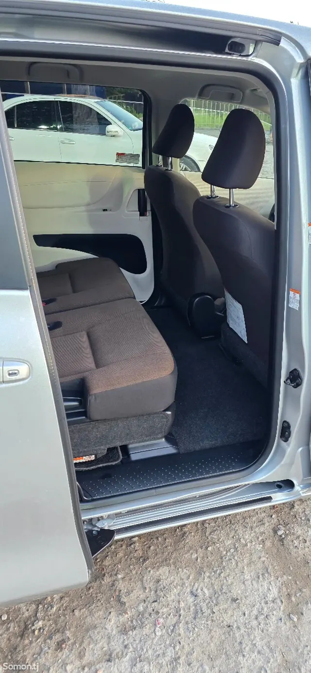 Toyota Sienta 2016 · 1.5 CVT