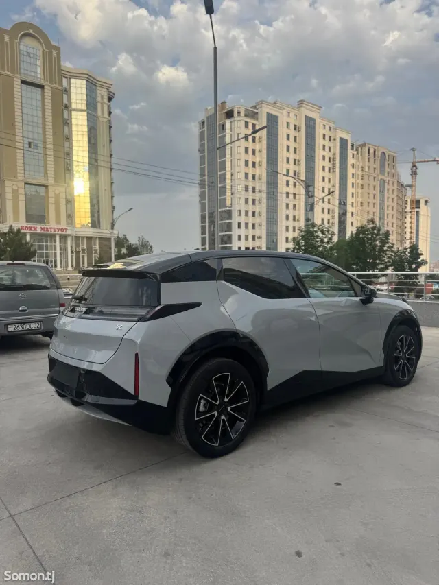 Zeekr X 2023 · AT