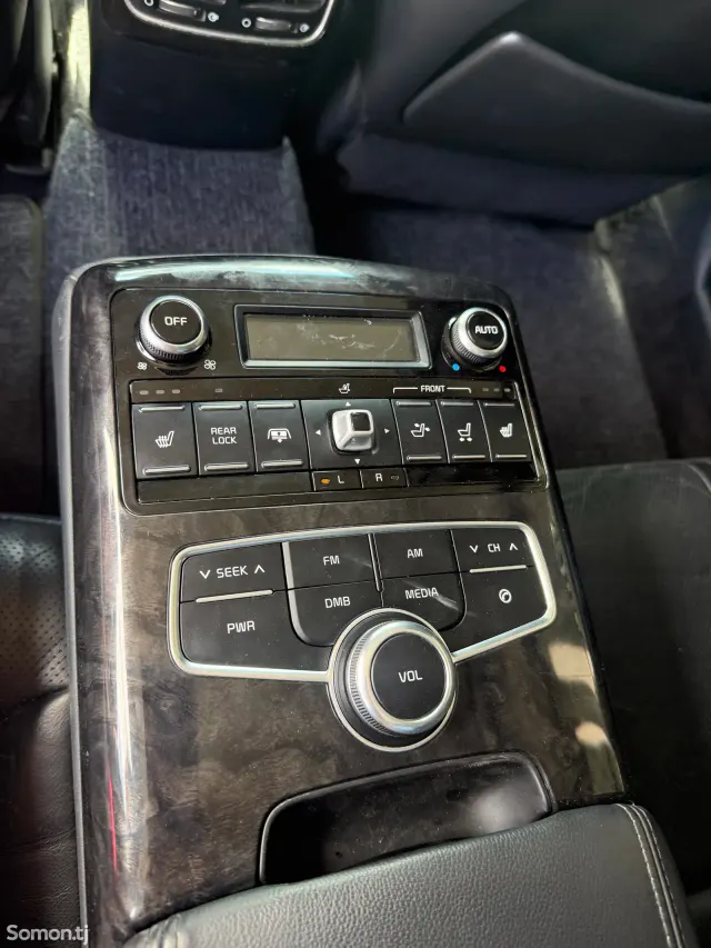 Kia K9 2014 · 3.8 AT