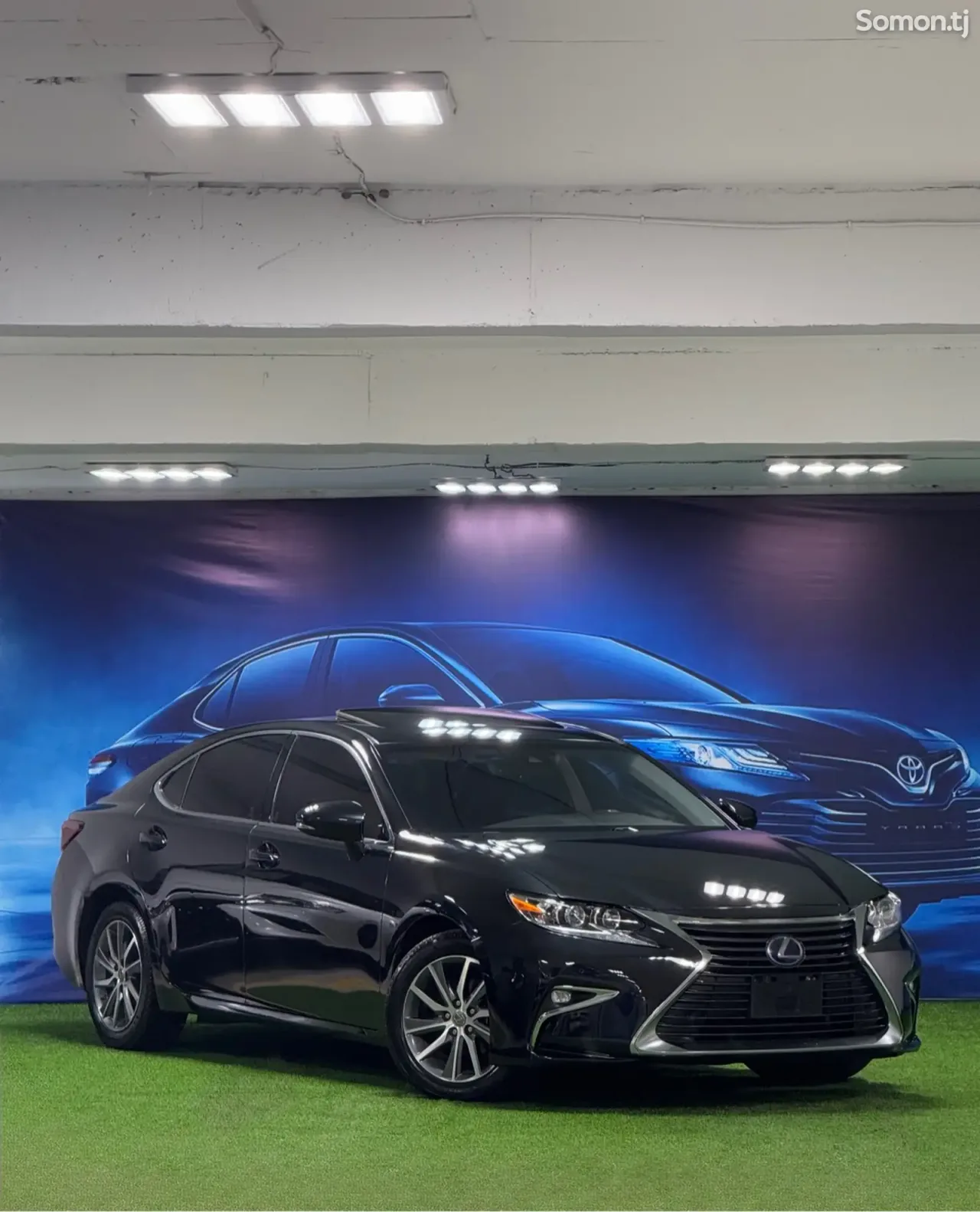 Lexus ES series 2018 · 2.5 AT