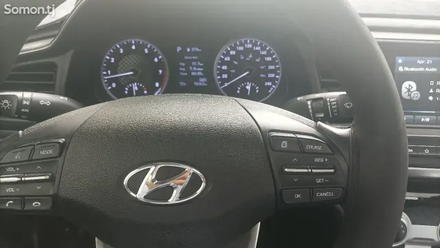 Hyundai Elantra 2019 · 2.0 AT