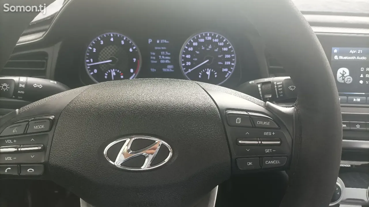Hyundai Elantra 2019 · 2.0 AT