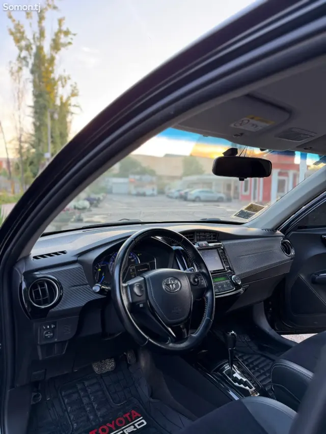Toyota Fielder 2015 · 1.5 AT