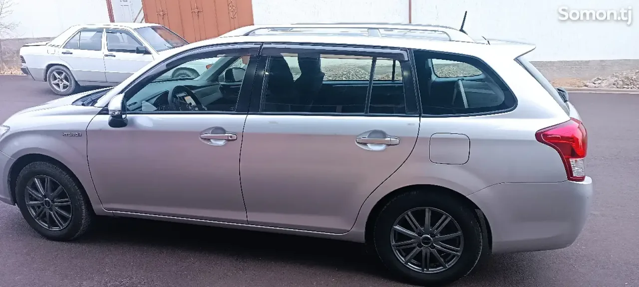 Toyota Corolla 2015 · 1.5 AT