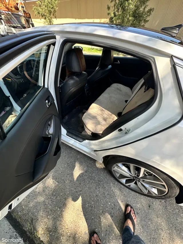 Kia K5 2014 · 2.0 AT