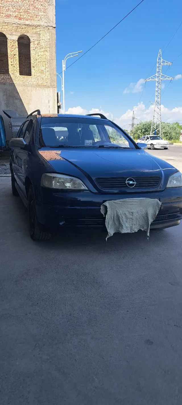 Opel Astra G 1999 · 1.6 MT