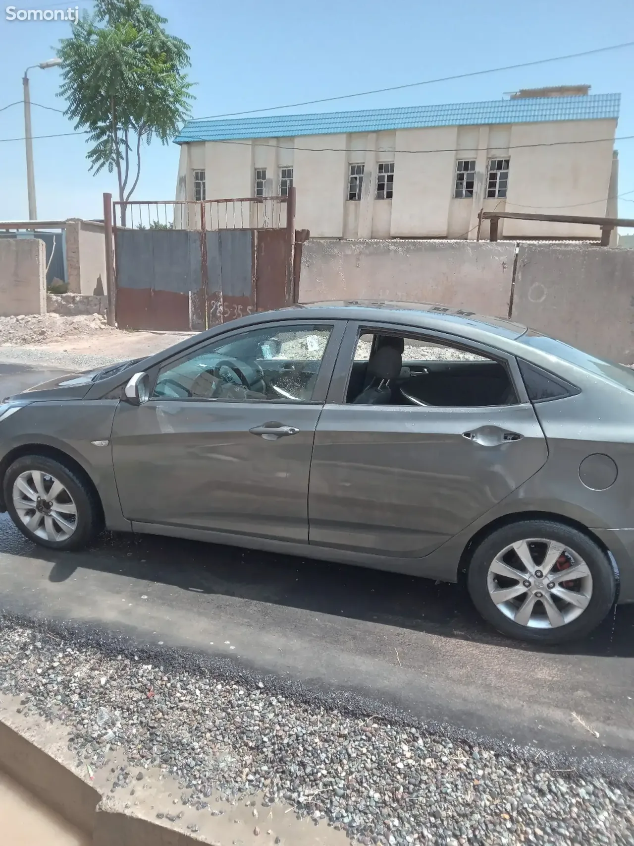Hyundai Solaris 2014 · MT