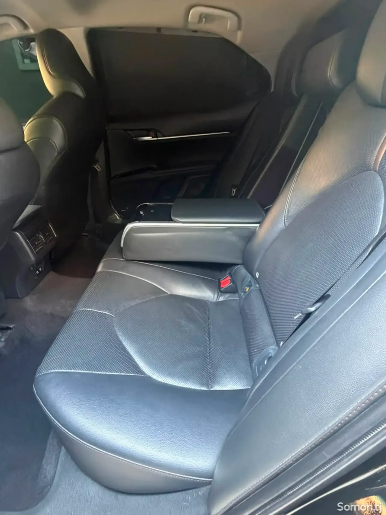 Toyota Camry 2019 · 2.5 AT