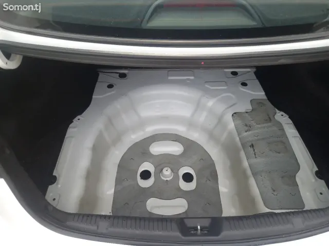 Hyundai Avante 2014 · 1.6 AT