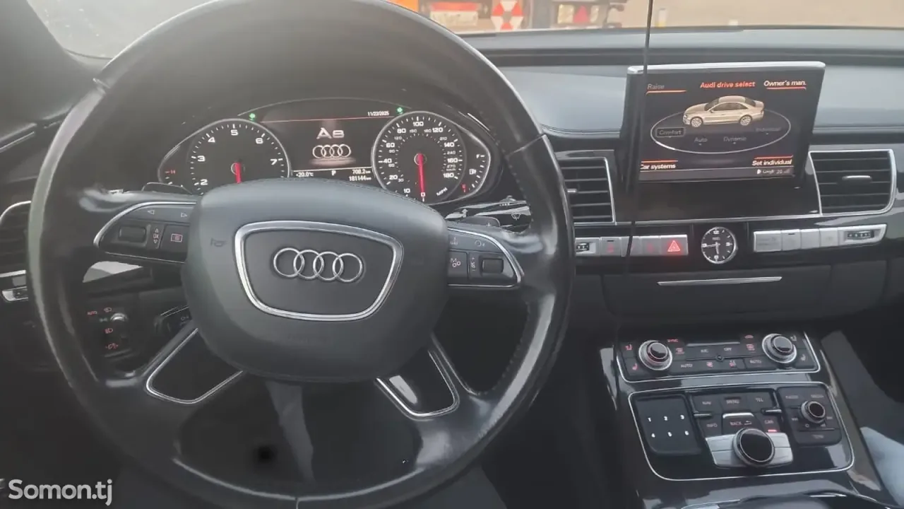 Audi A8 2015 · 3.0 AT