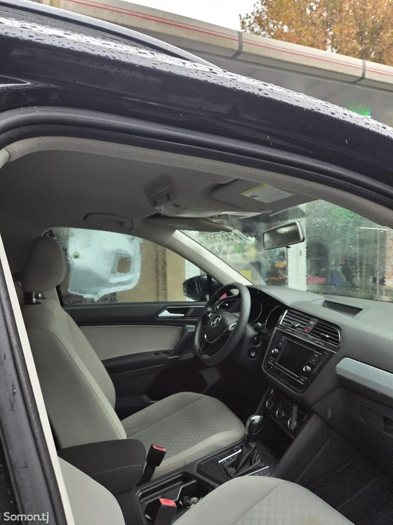 Volkswagen Tiguan 2018 · 2.0 AT