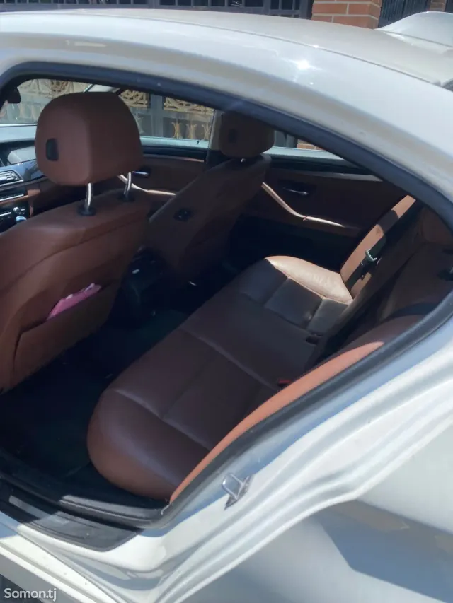 BMW 5 series 2015 · 2.0 AT