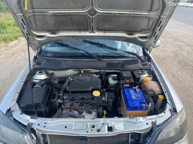 Opel Astra G 1998 · 1.6 MT
