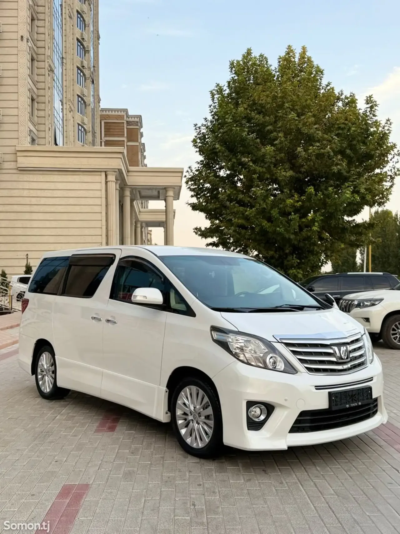 Toyota Vellfire 2014 · 2.4 AT