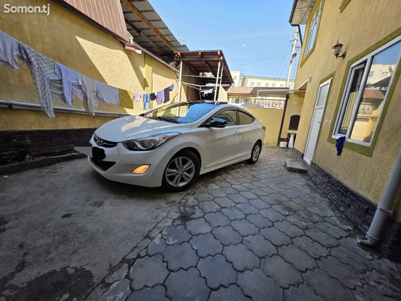 Hyundai Avante 2013 · 1.6 AT