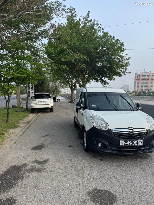 Opel Combo 2015 · 1.5 MT