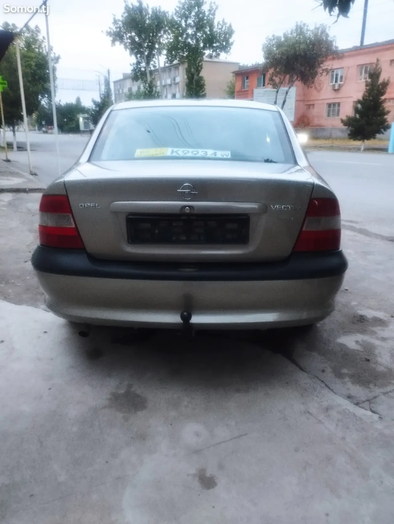 Opel Vectra B 1996 · 1.6 MT