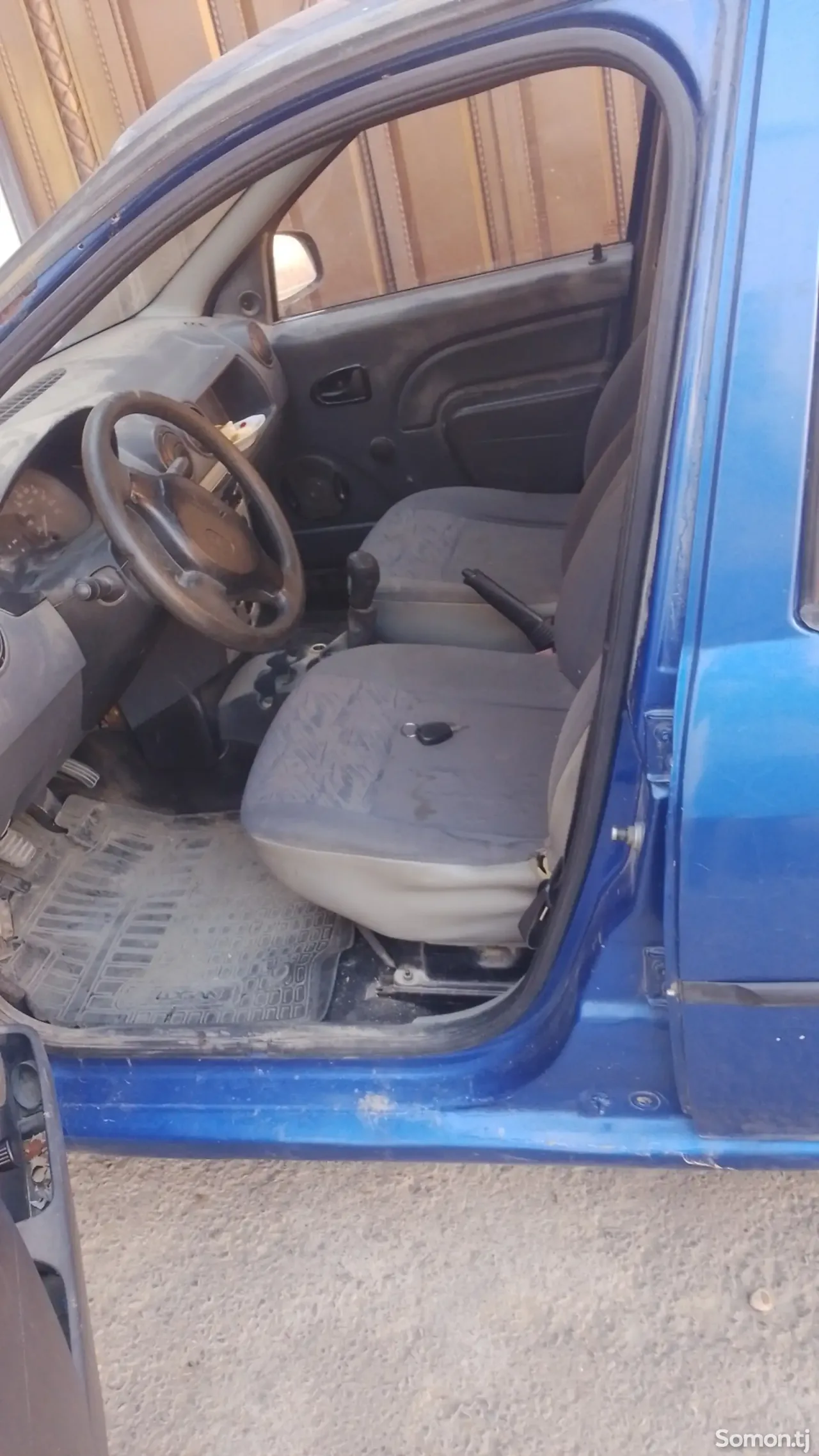 Renault Logan 2007 · 1.4 MT
