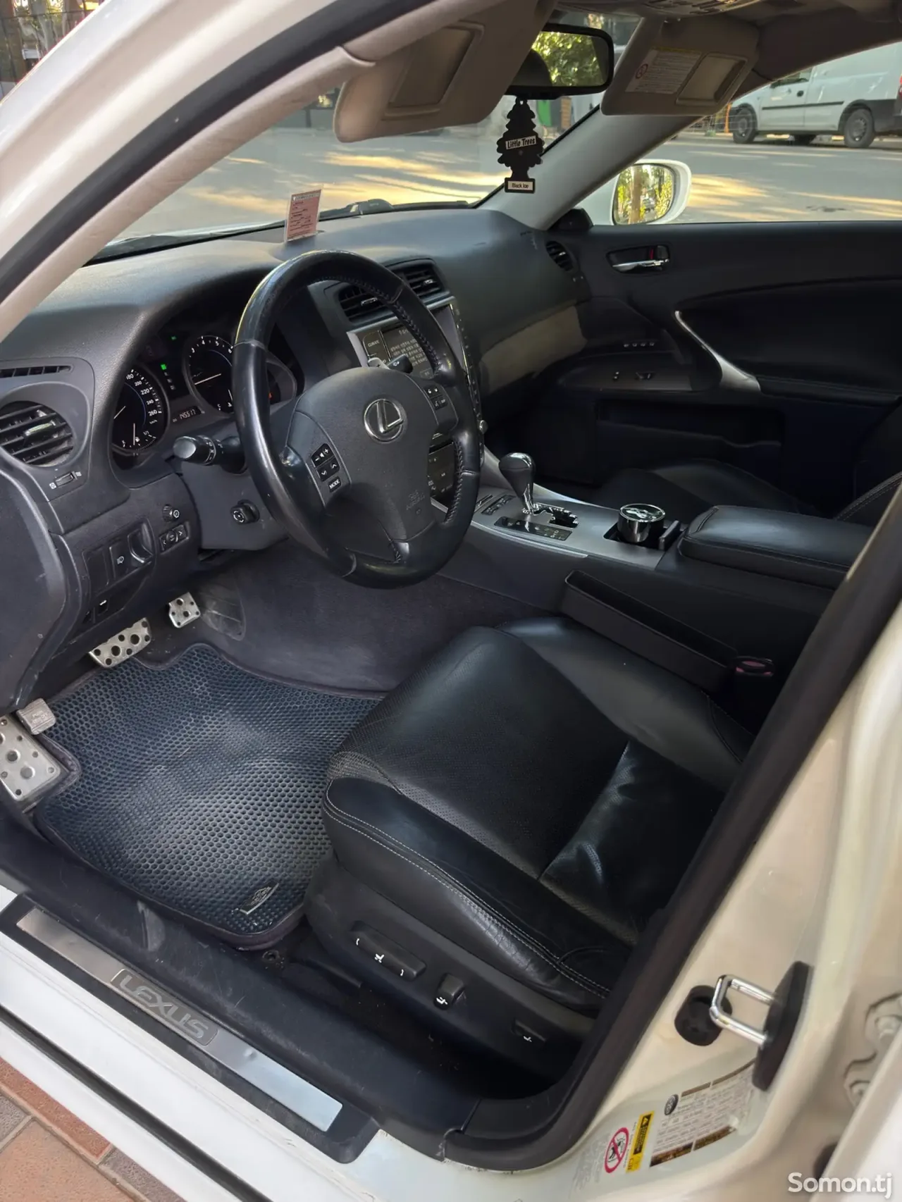 Lexus IS series 2009 · 2.5 AT