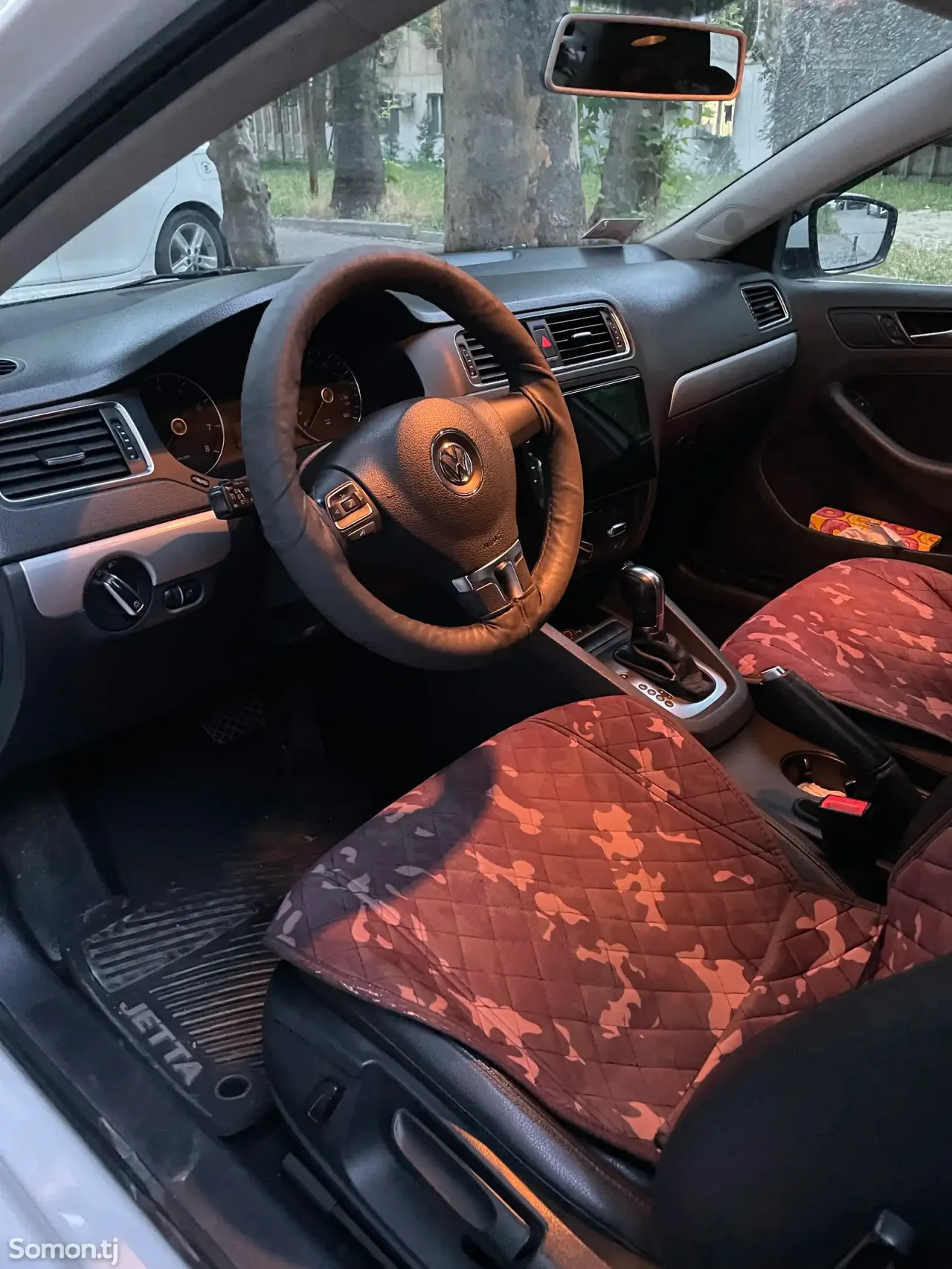 Volkswagen Jetta 2014 · 2.5 AT