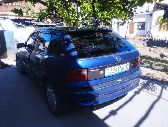 Opel Astra F 1997 · 1.6 MT