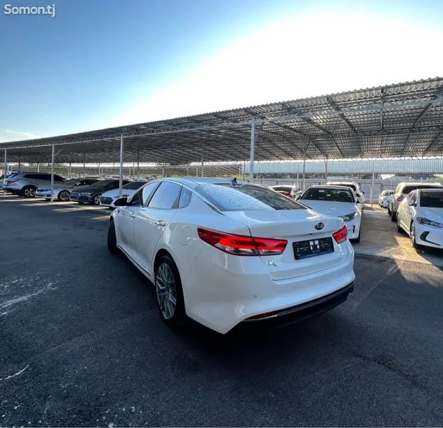 Kia K5 2015 · 2.0 AT