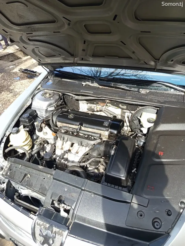 Peugeot 607 2001 · 2.2 AT
