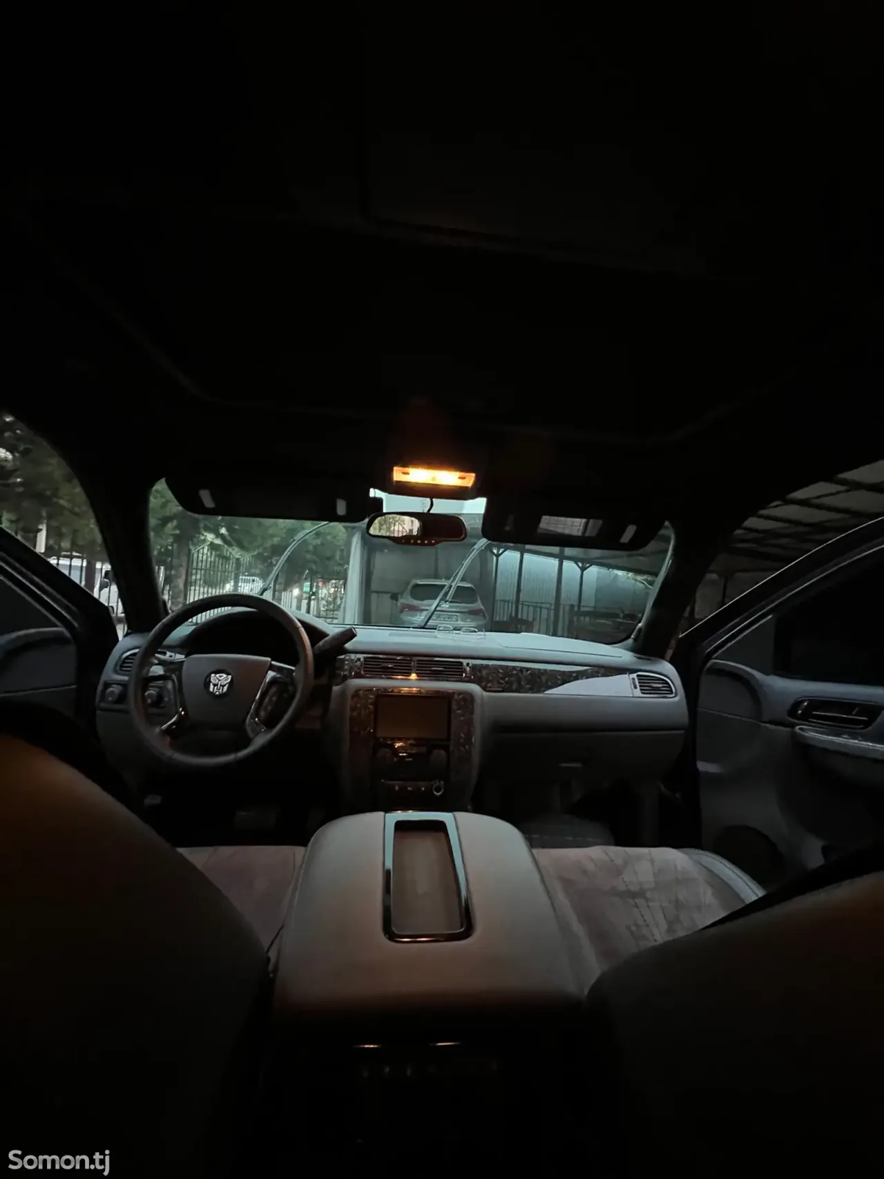 Chevrolet Tahoe 2011 · 5.3 AT